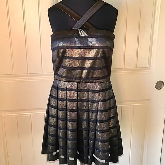 Cachet Gold Metallic Mini Dress 8 - Picture 1 of 7